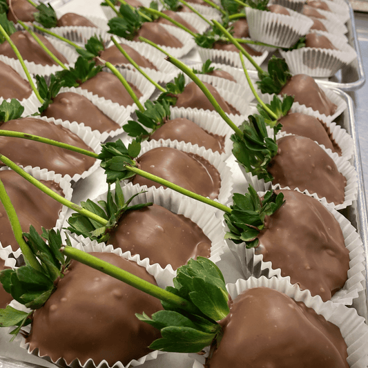 Mueller Chocolate Co Milk Chocolate Covered Strawberries